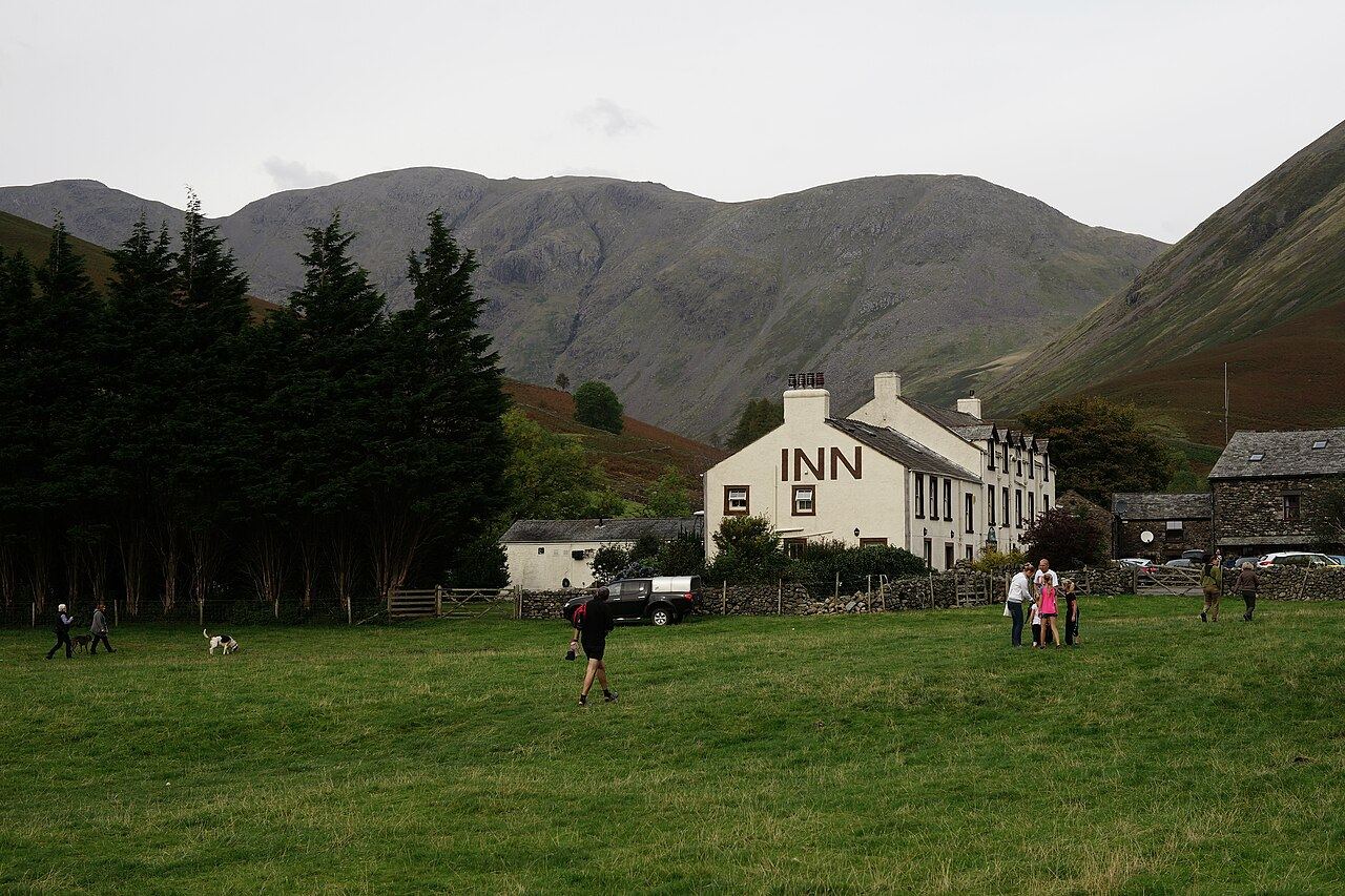 10 Dog Friendly Pubs in the Lake District, Checked